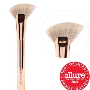 💎PATRICK TA CONTOUR BRUSH💎     ❤️❤️ BEAUTIFUL BRUSH BNIB 100% AUTHENTIC 😍🙀